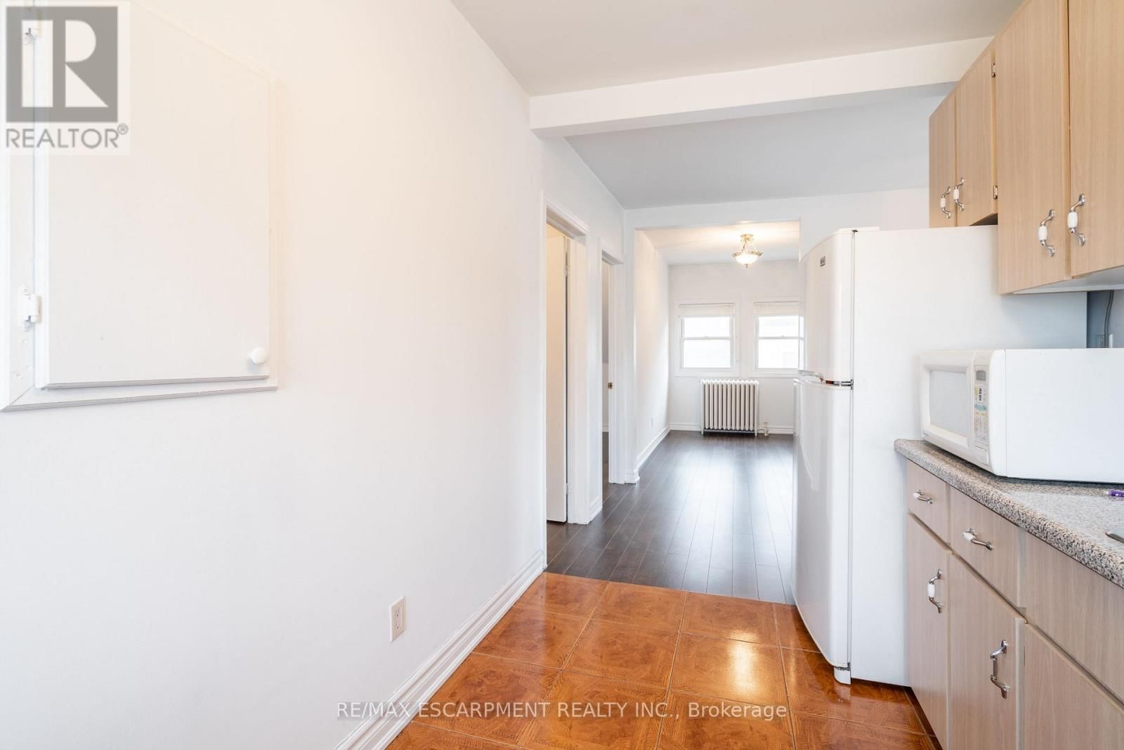 3 - 80 ST. CLAIR AVENUE Image 9