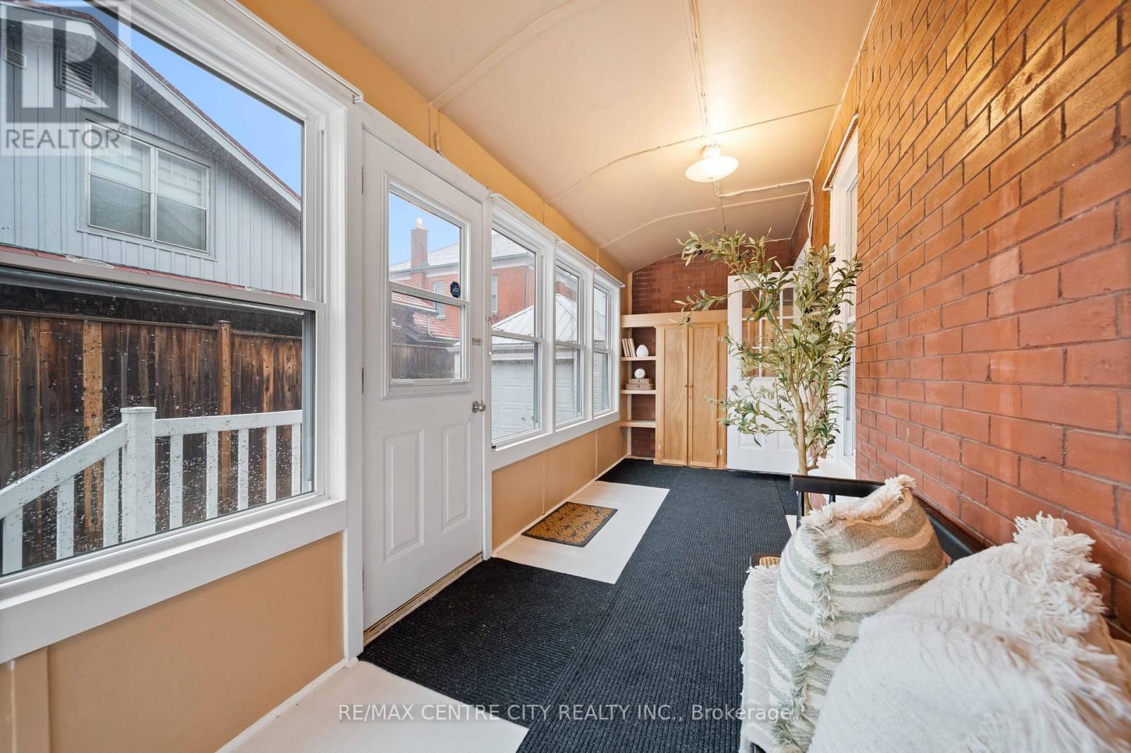 65 KING STREET Image 4