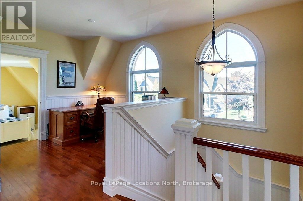 202 SNOWBRIDGE WAY Image 16