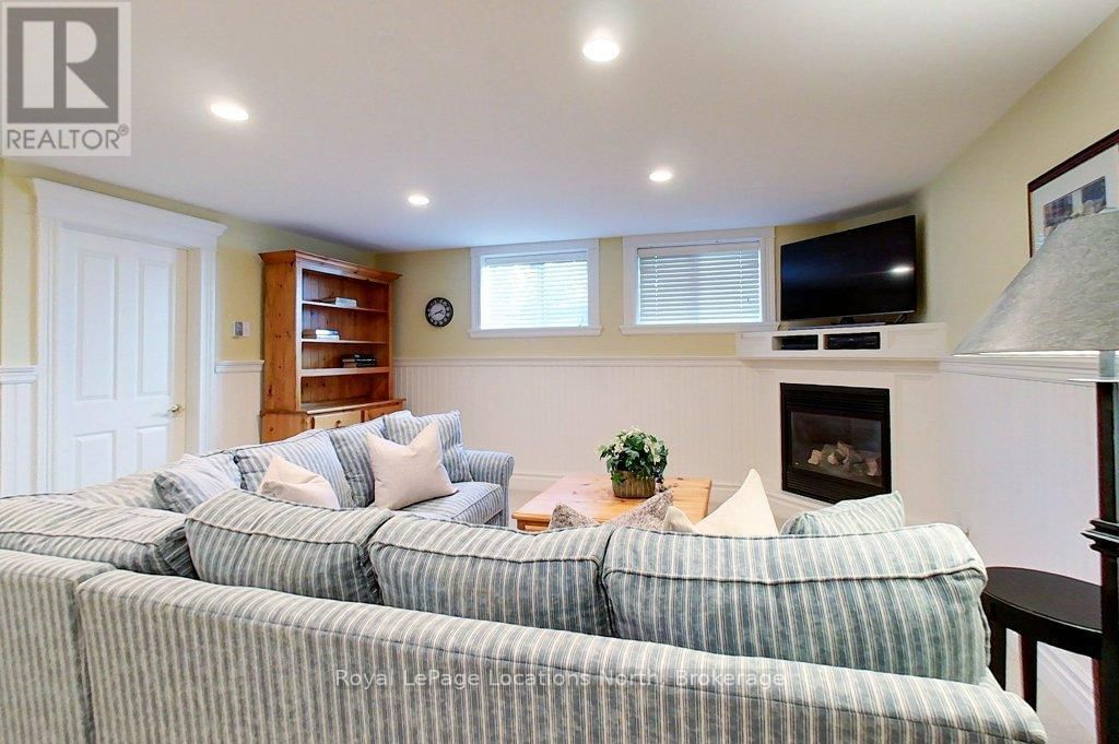 202 SNOWBRIDGE WAY Image 25