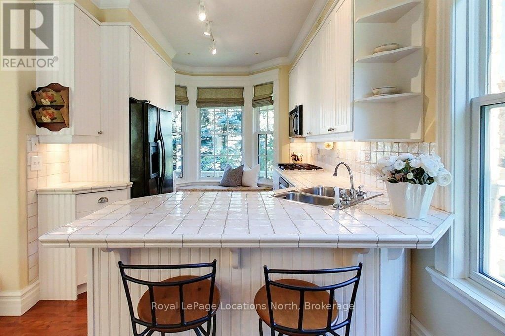 202 SNOWBRIDGE WAY Image 6