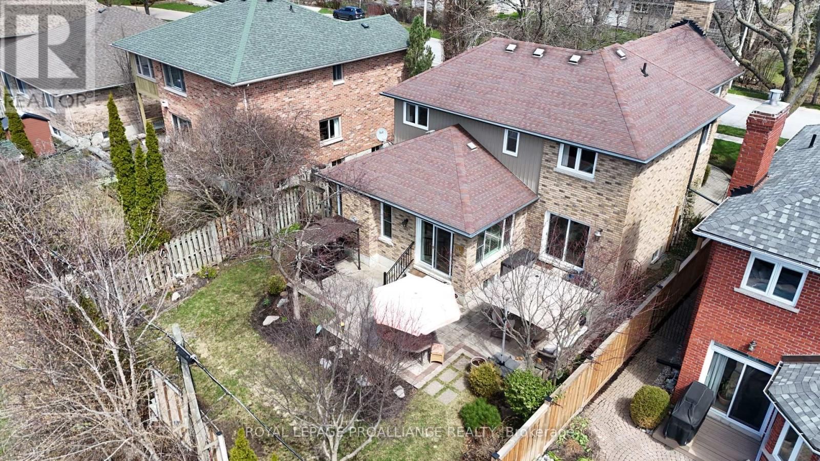 20 GEORGIAN COURT Image 45