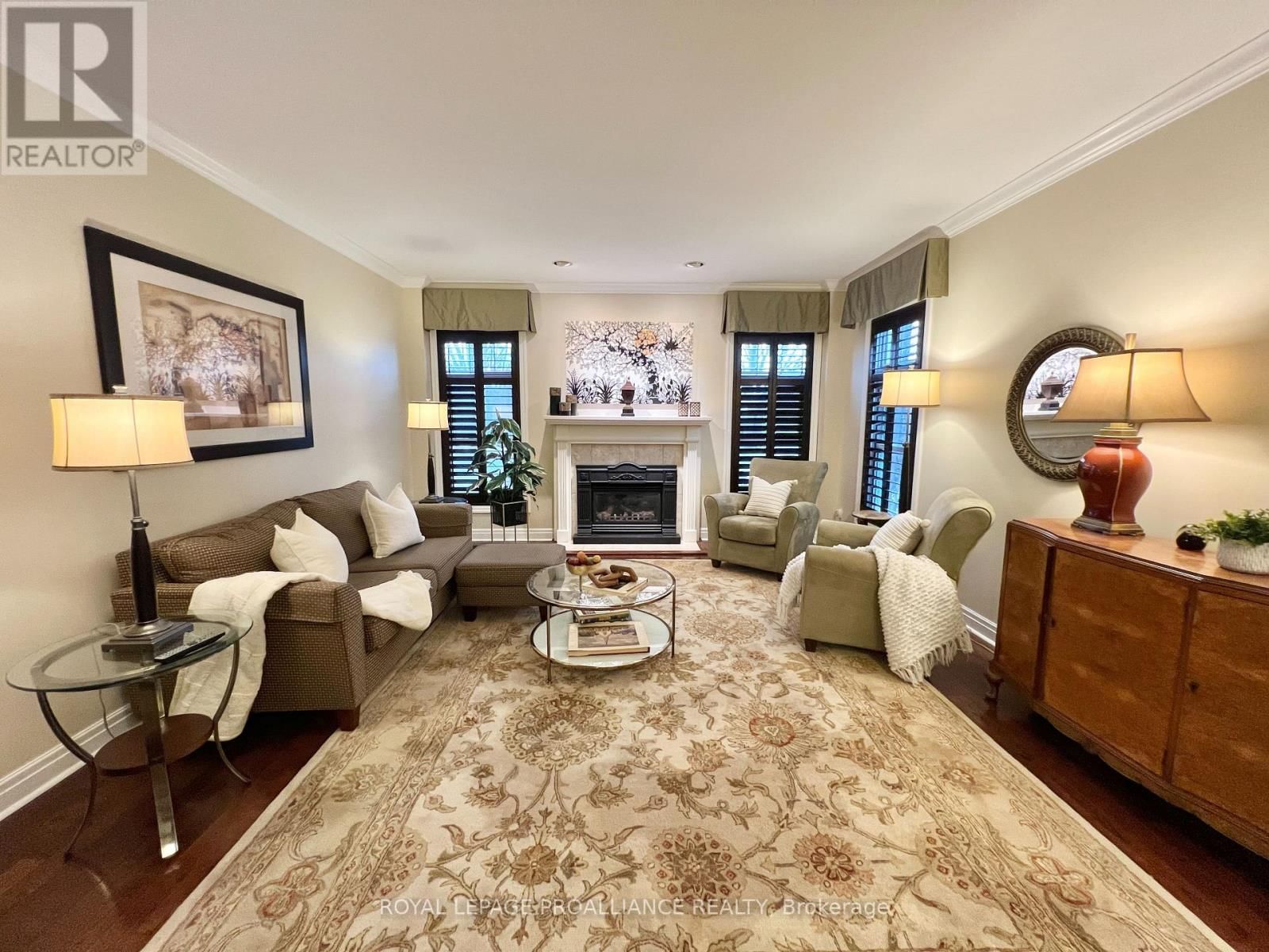 20 GEORGIAN COURT Image 8