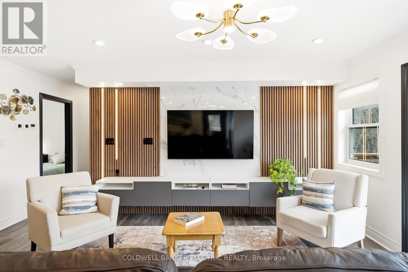 1211 GELERT ROAD Image 1