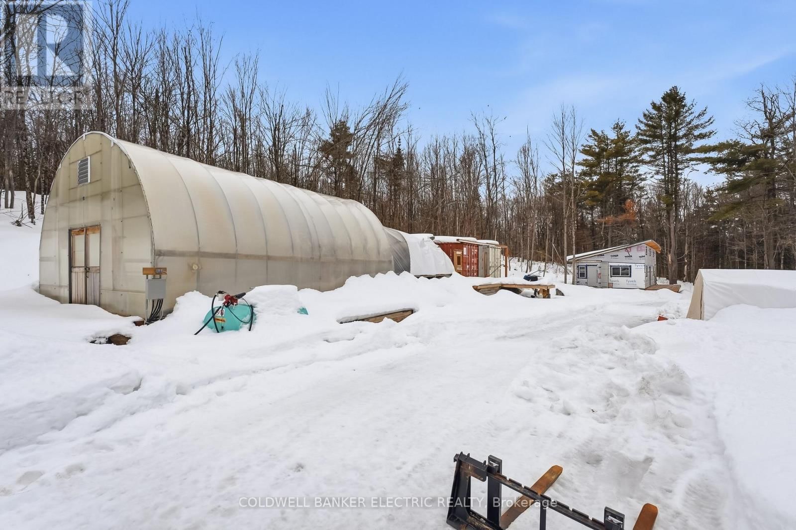 1211 GELERT ROAD Image 38