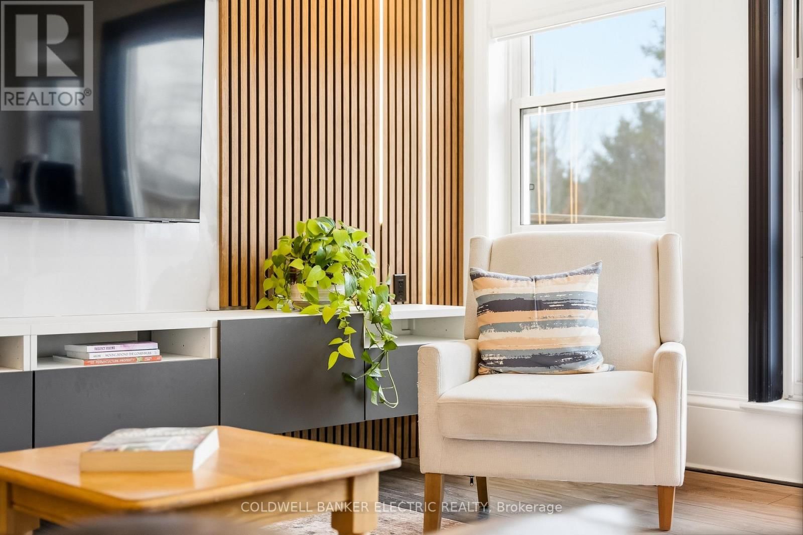 1211 GELERT ROAD Image 5