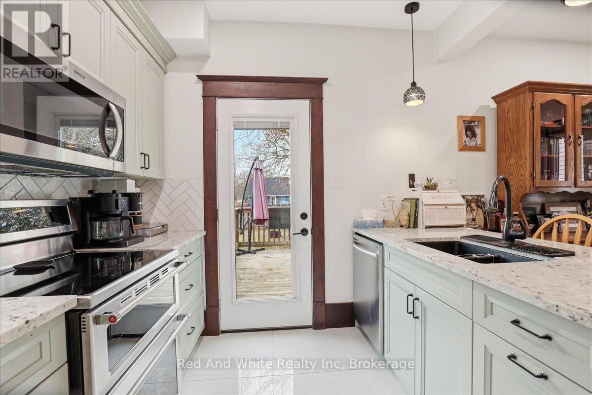 608 ONTARIO STREET Image 10