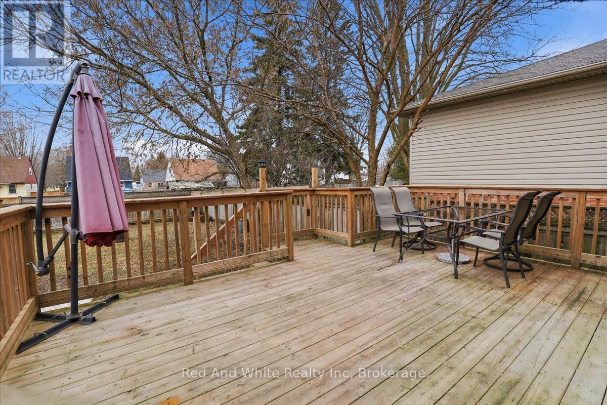 608 ONTARIO STREET Image 28