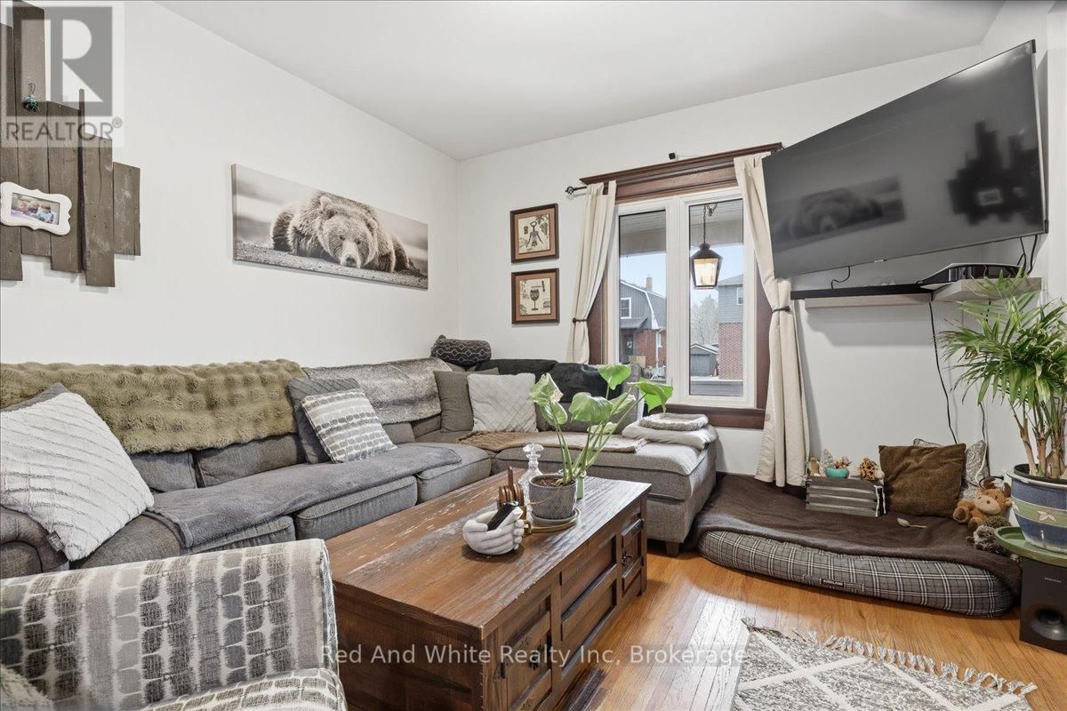 608 ONTARIO STREET Image 4