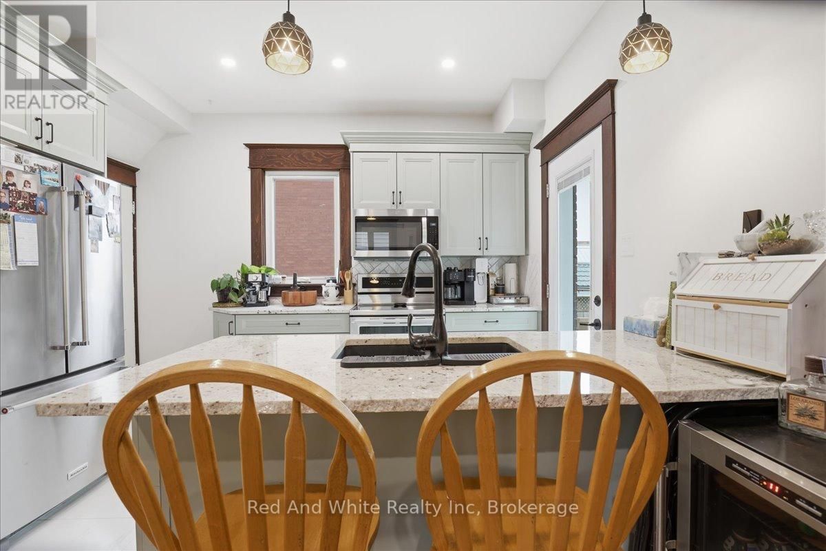 608 ONTARIO STREET Image 7