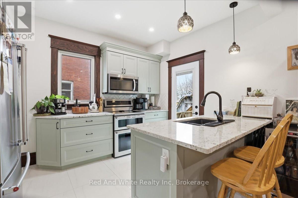 608 ONTARIO STREET Image 8