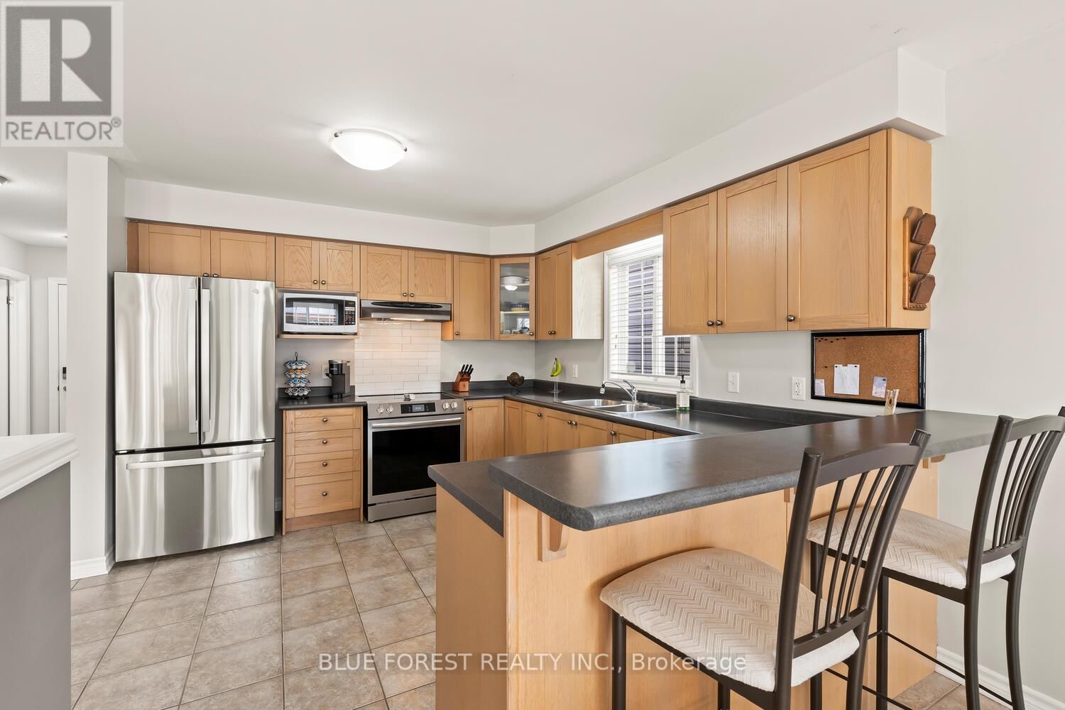 696 FIELDGATE CIRCLE Image 16