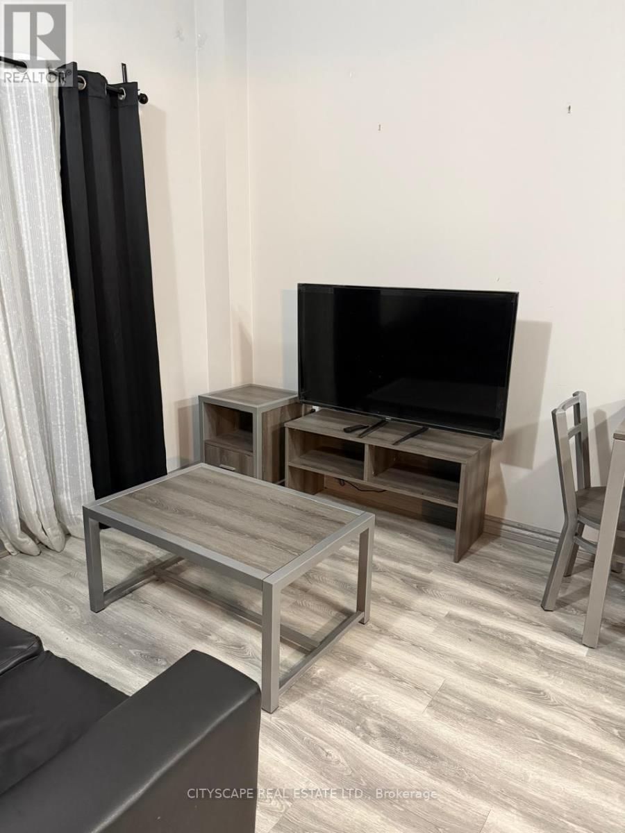 G114 - 275 LARCH STREET Image 3