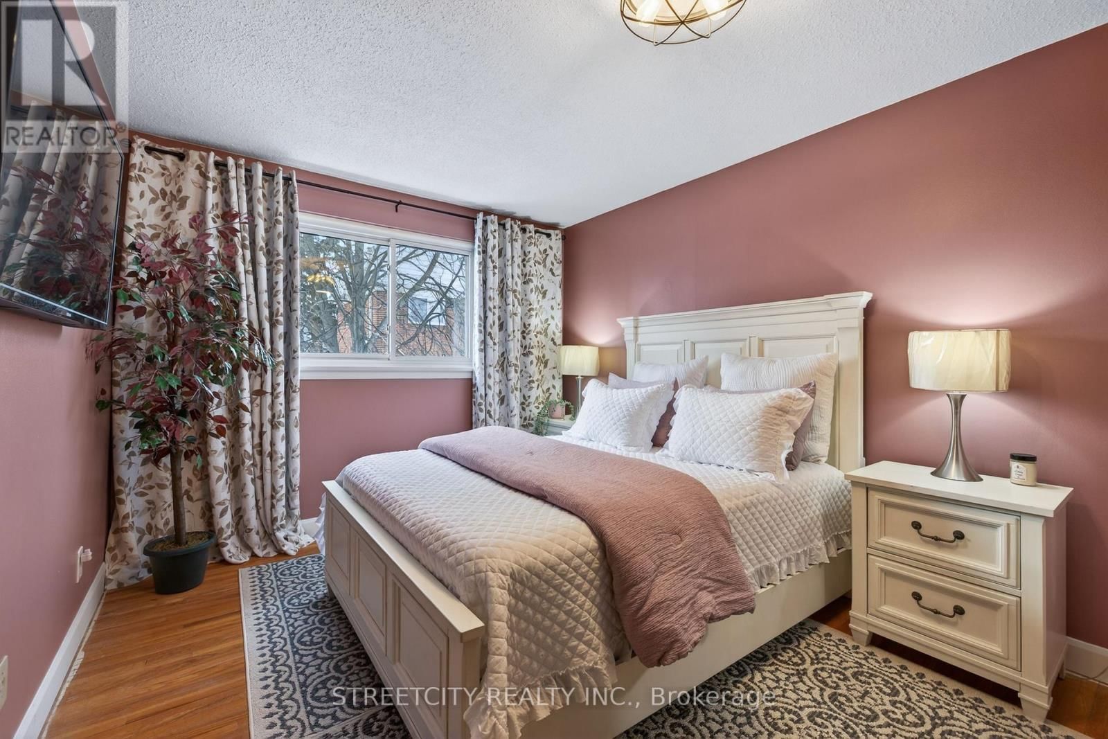 282 HOMESTEAD CRESCENT Image 19