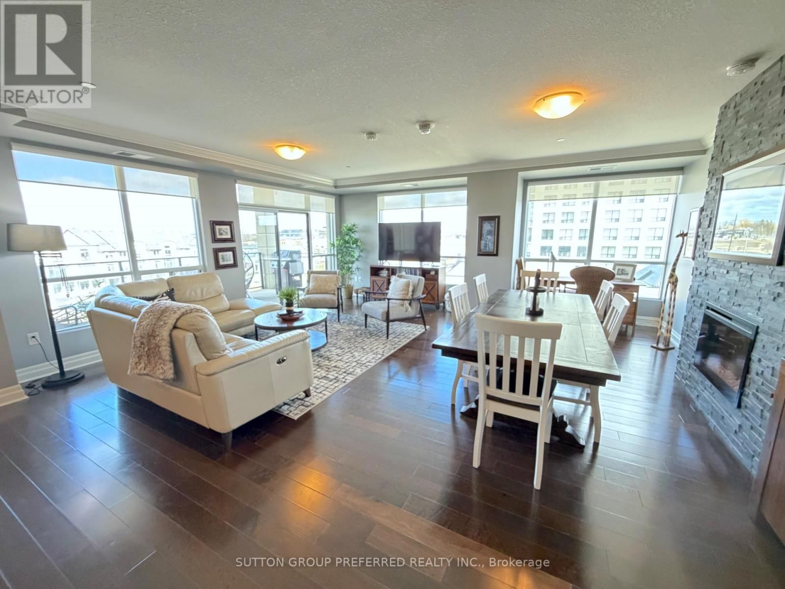 404 - 260 VILLAGEWALK BOULEVARD Image 5