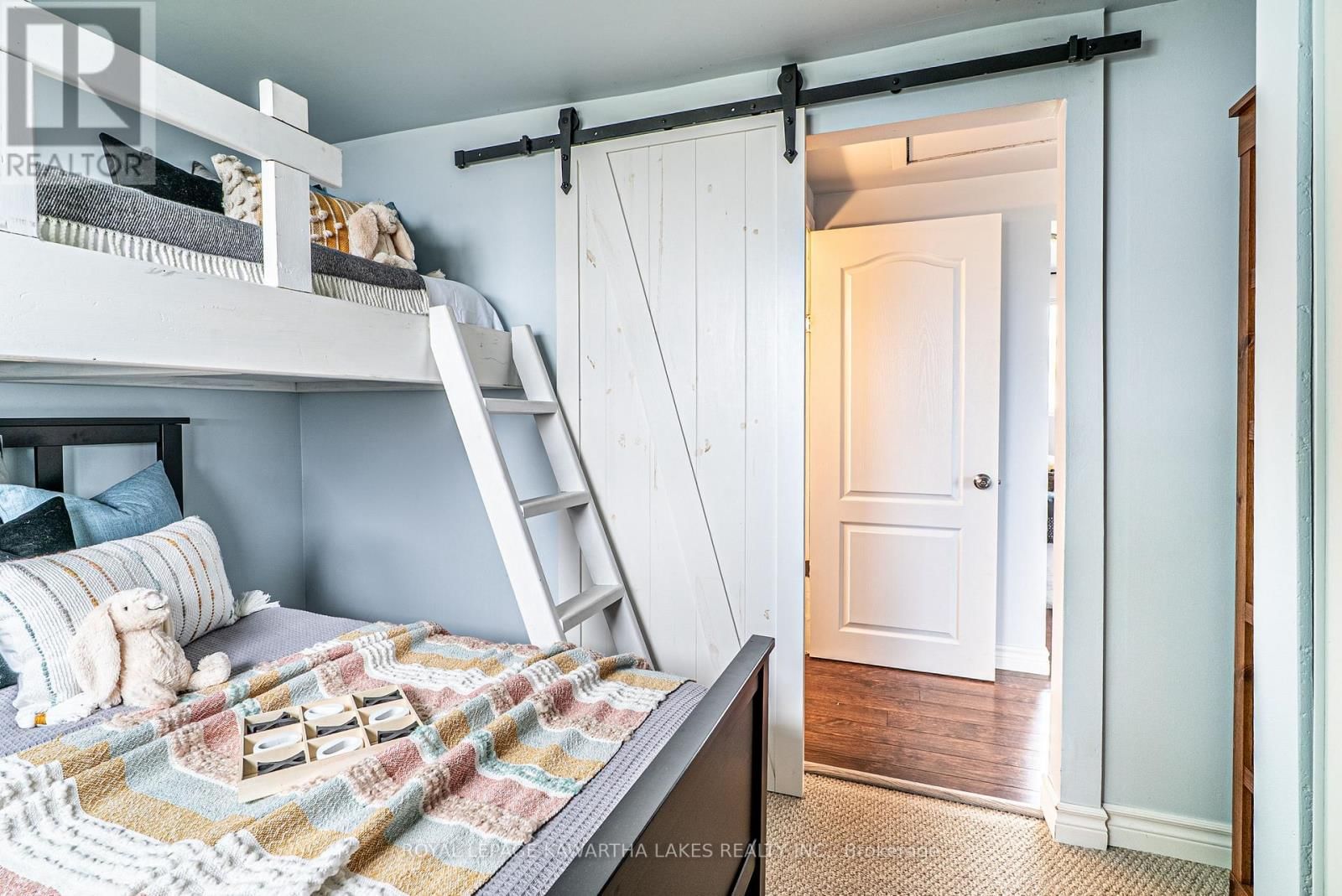 215 SNUG HARBOUR ROAD Image 22