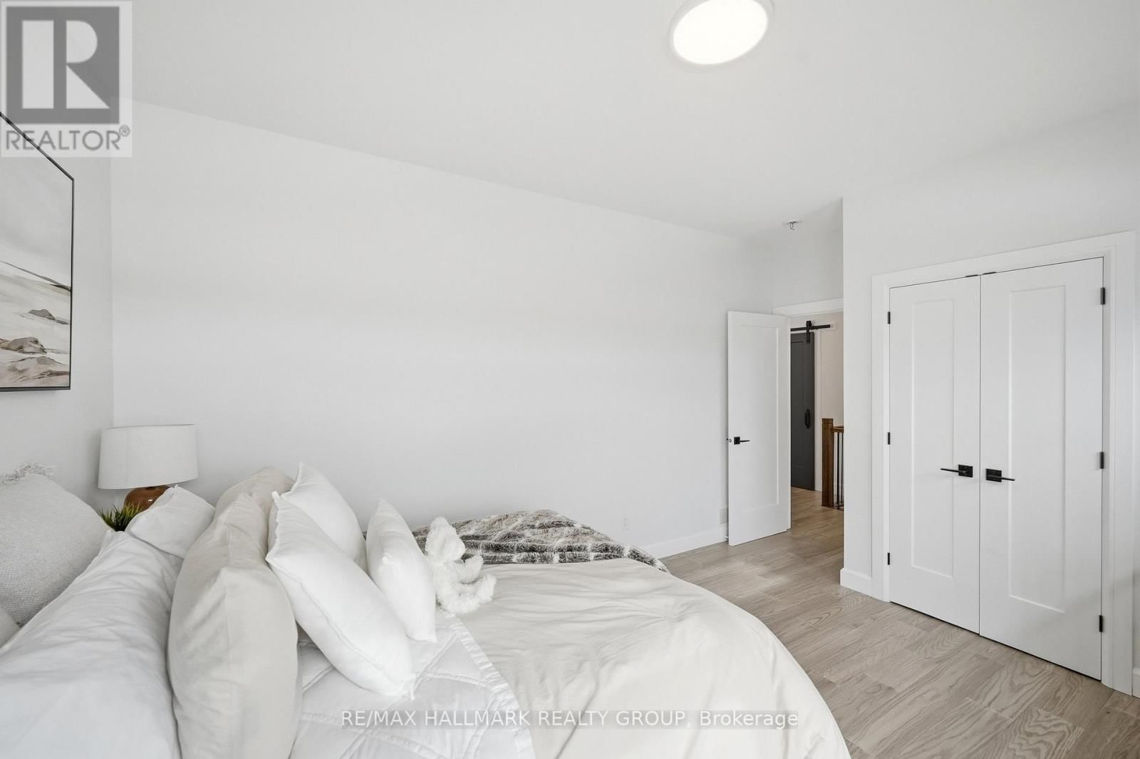 21 MAXIME COURT Image 14