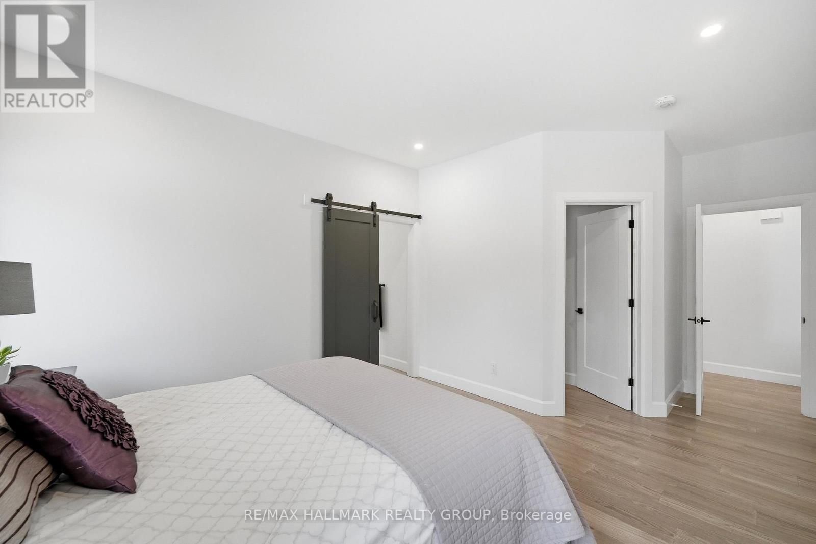 21 MAXIME COURT Image 16