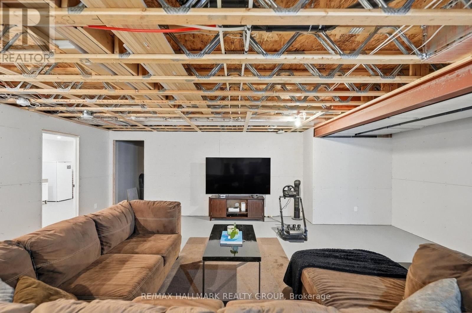 21 MAXIME COURT Image 25