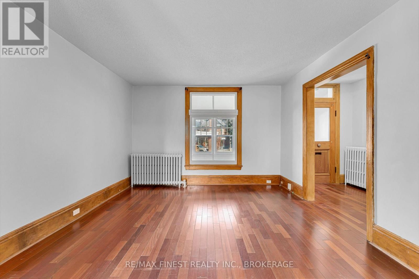 196 ORDNANCE STREET Image 12