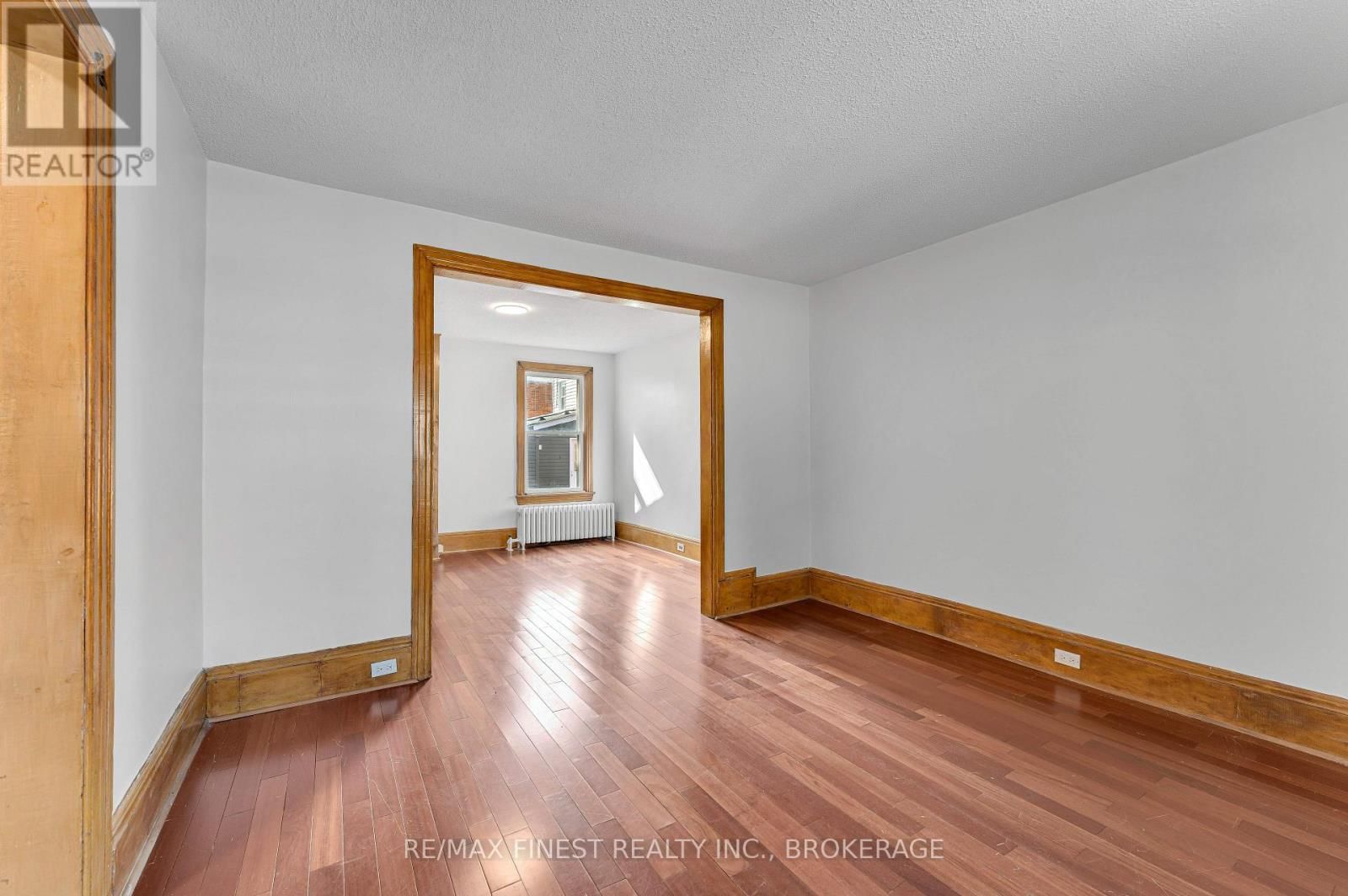 196 ORDNANCE STREET Image 13