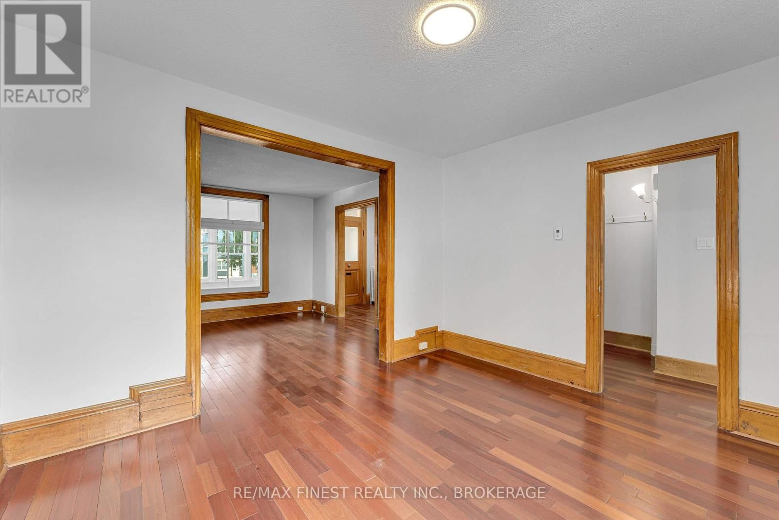 196 ORDNANCE STREET Image 17