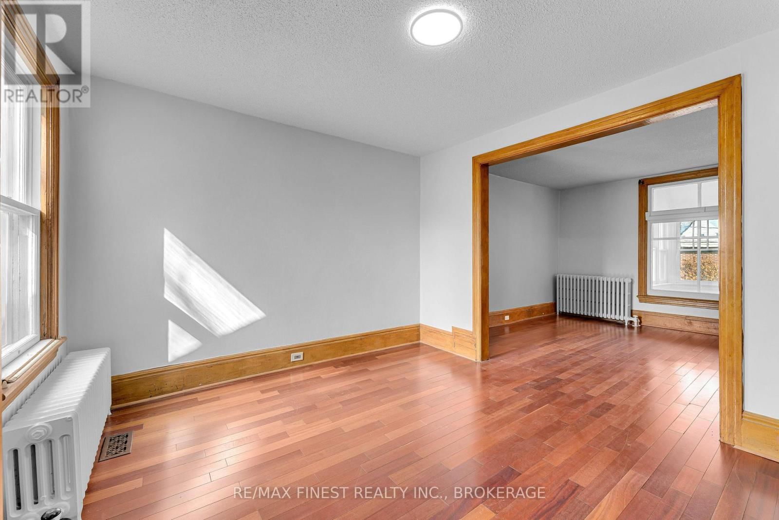 196 ORDNANCE STREET Image 19