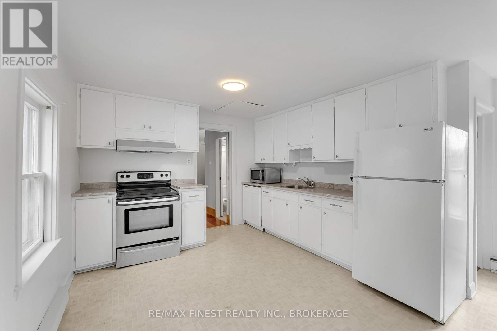 196 ORDNANCE STREET Image 22