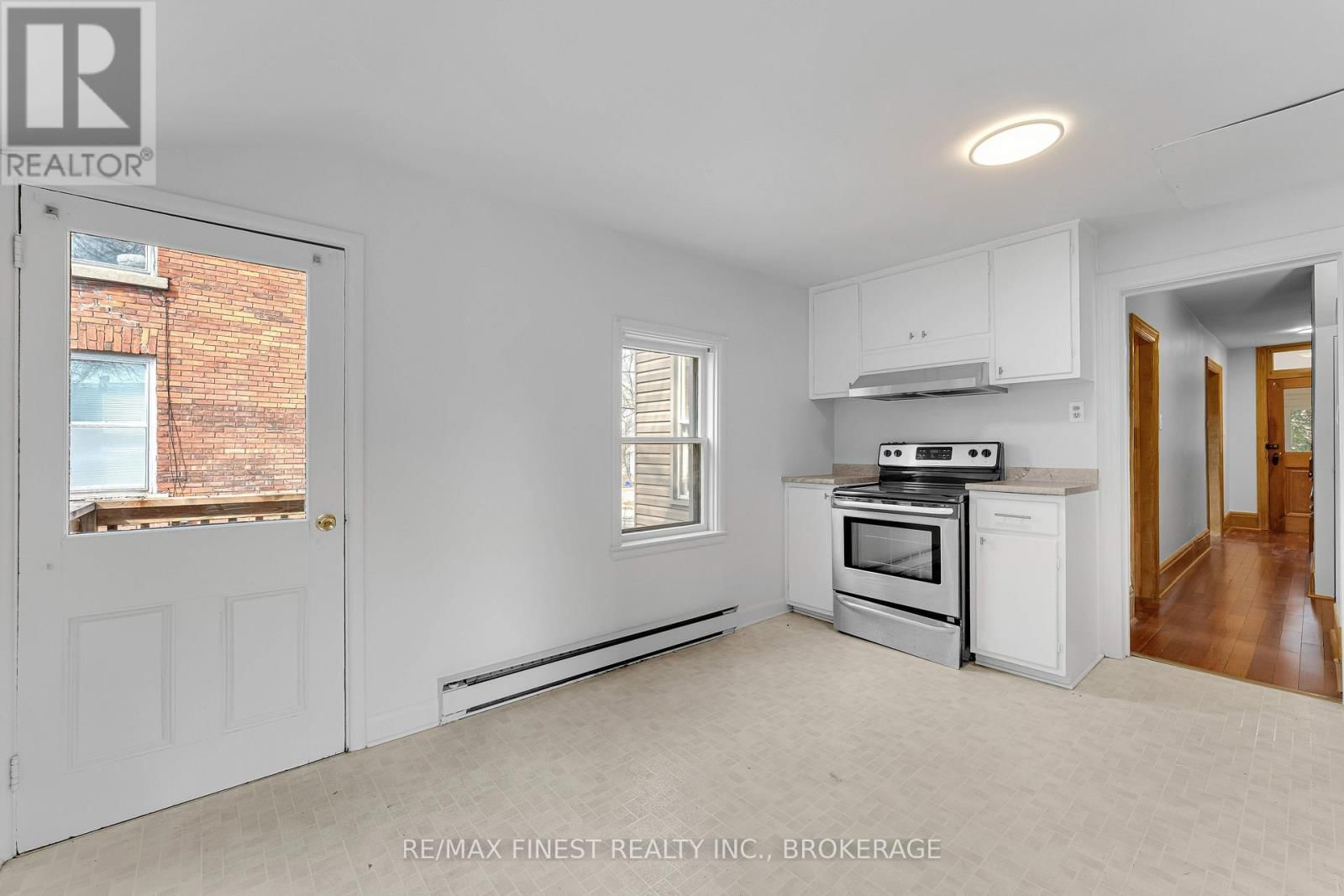 196 ORDNANCE STREET Image 23