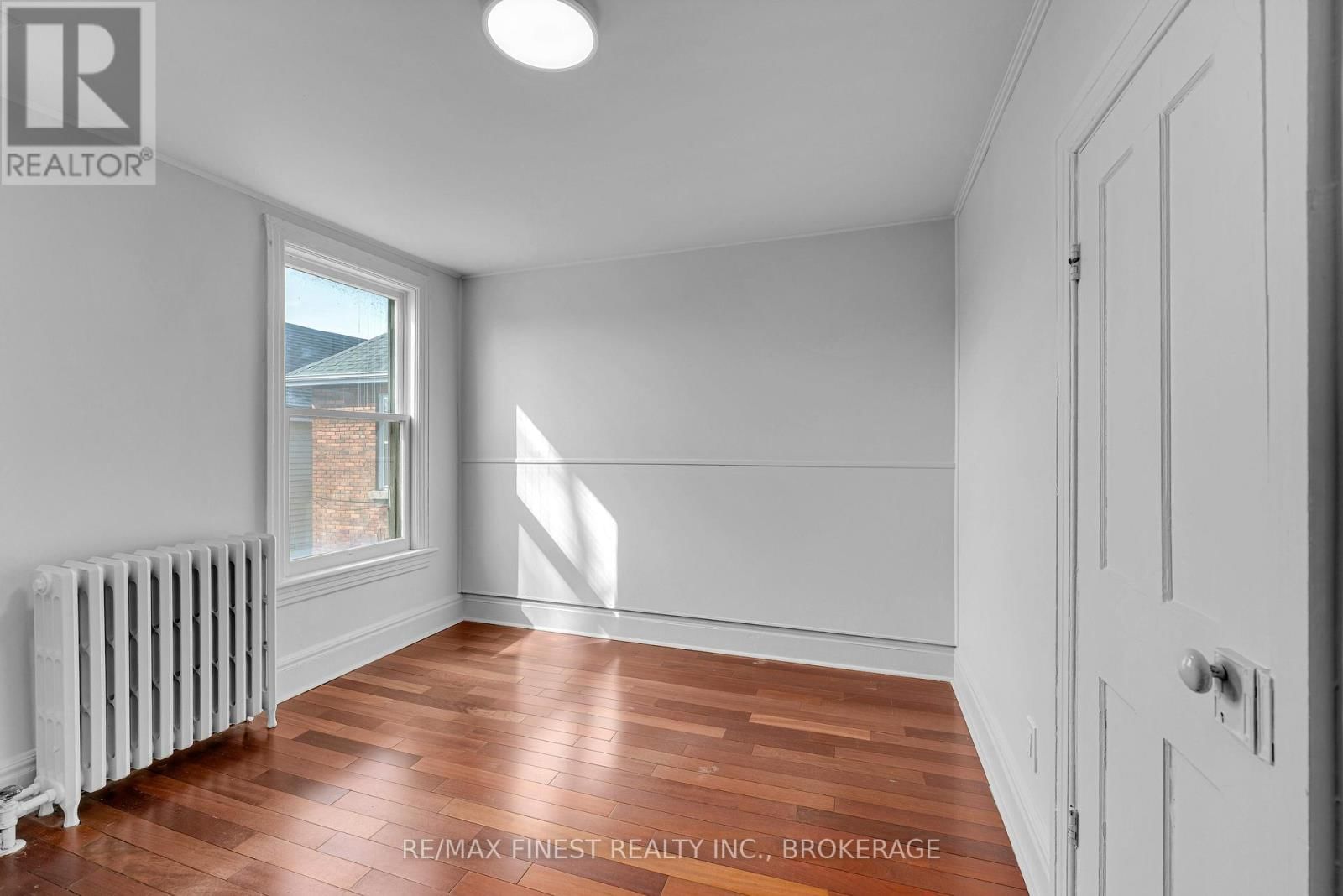 196 ORDNANCE STREET Image 28