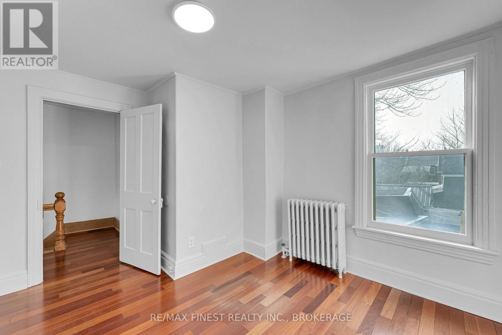 196 ORDNANCE STREET Image 29