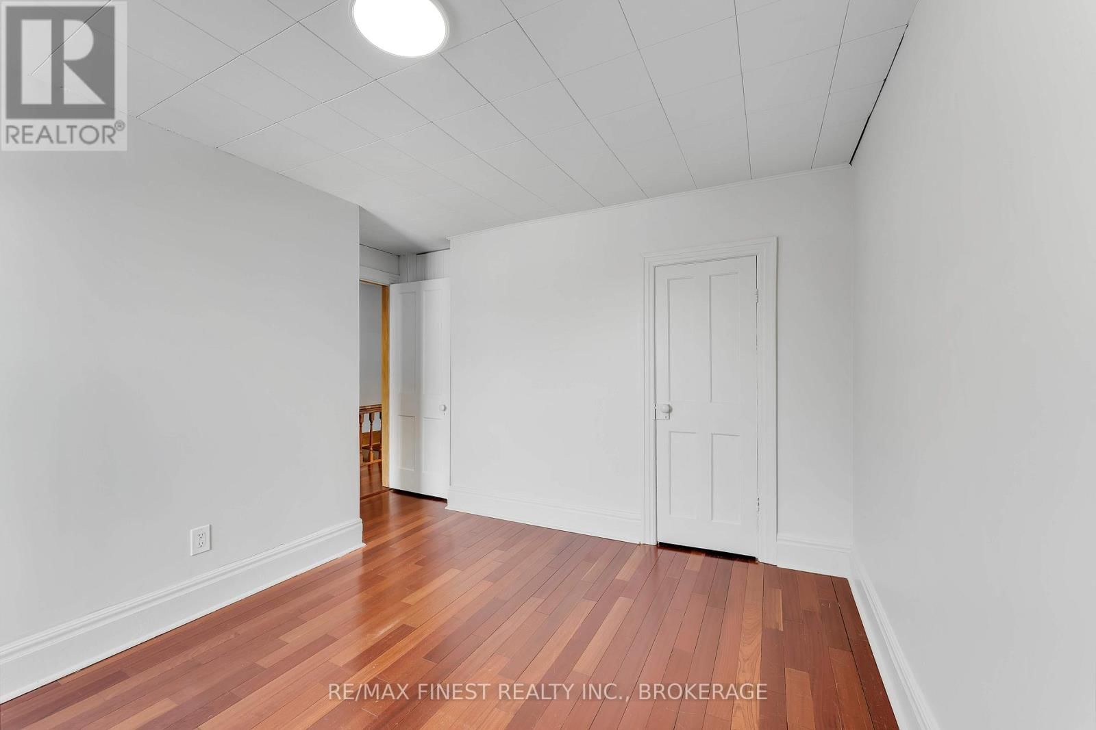 196 ORDNANCE STREET Image 33