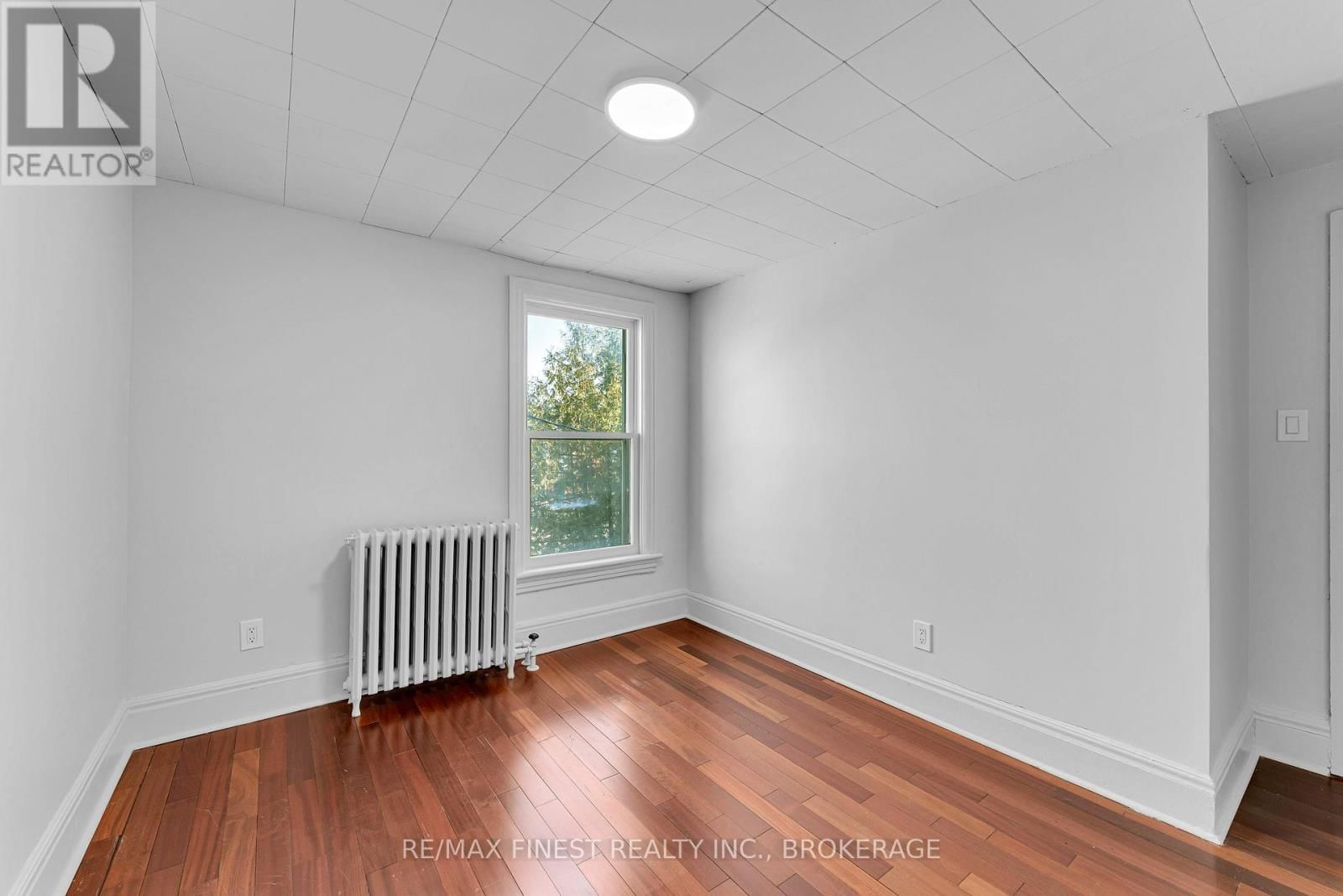 196 ORDNANCE STREET Image 34