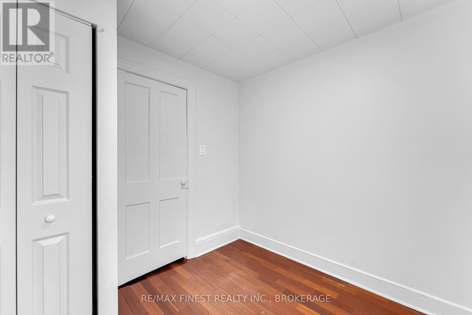 196 ORDNANCE STREET Image 37