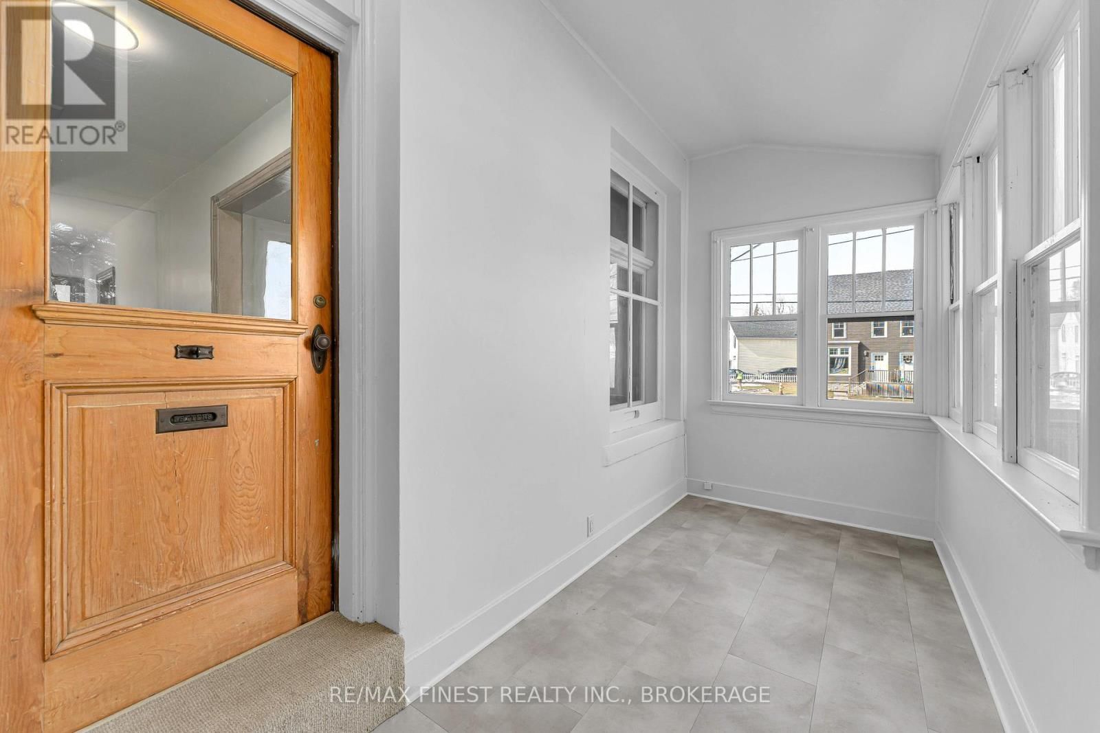 196 ORDNANCE STREET Image 4