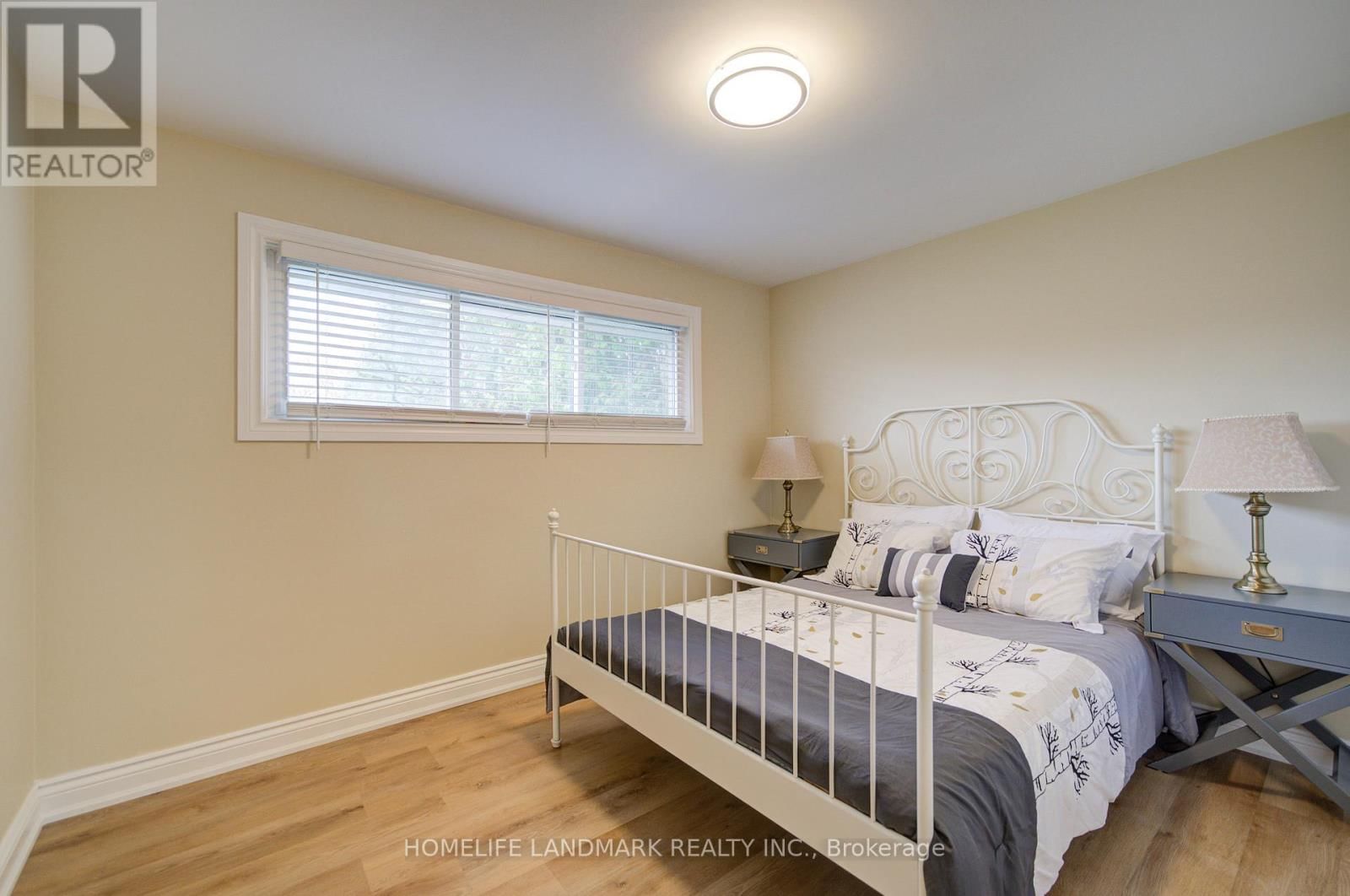 8 RICHARD STREET Image 21