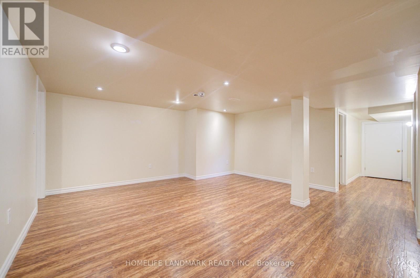 8 RICHARD STREET Image 33