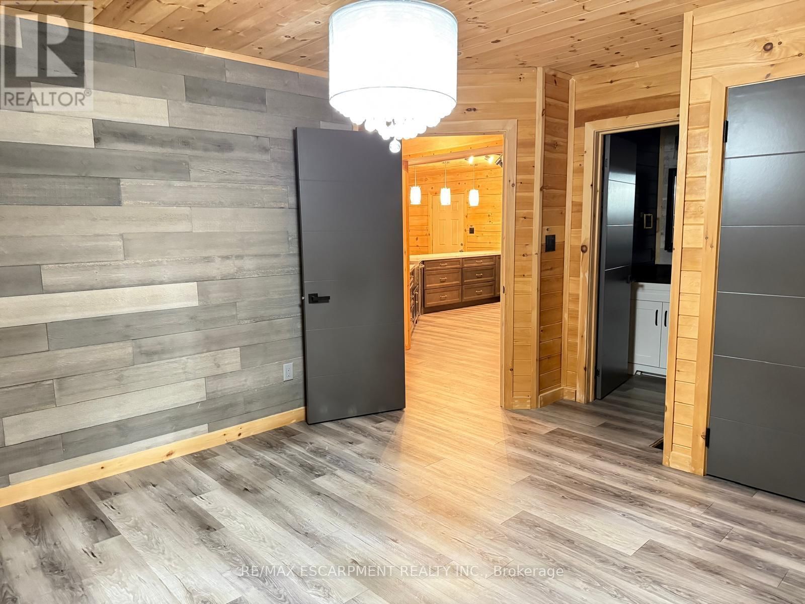 33 LAIRD DRIVE Image 13