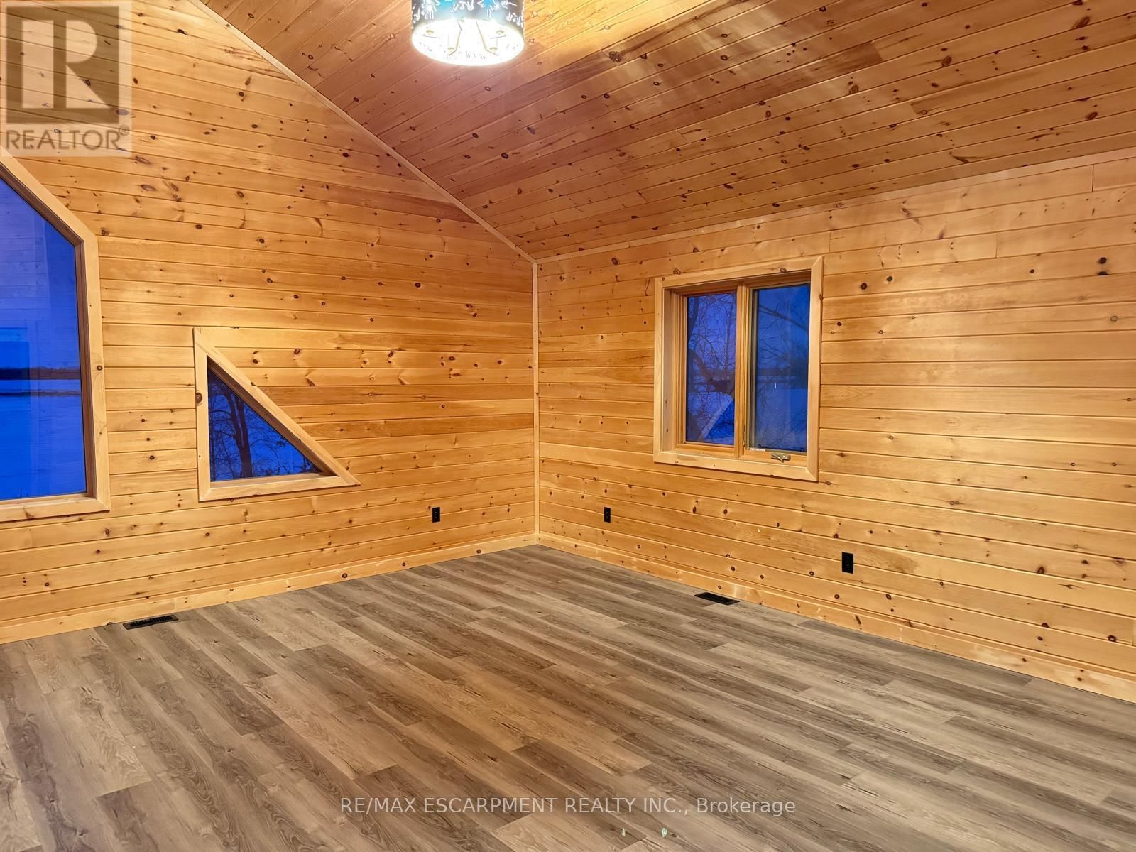 33 LAIRD DRIVE Image 21