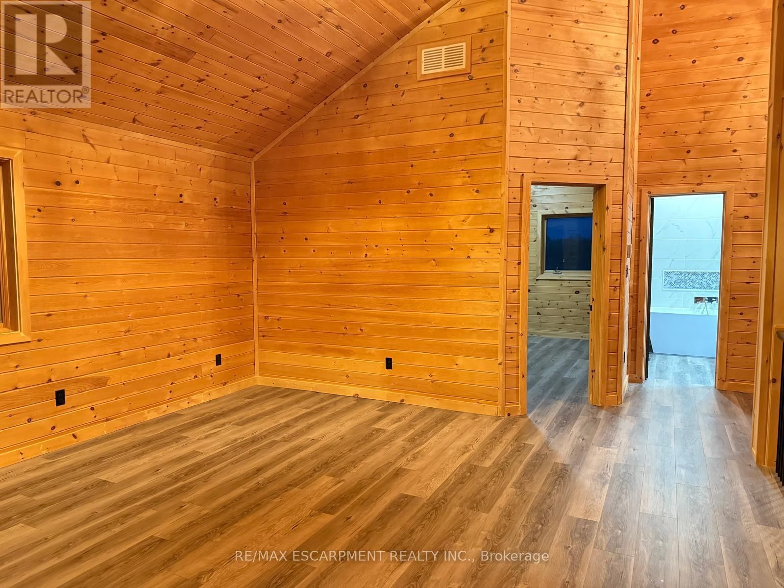 33 LAIRD DRIVE Image 24