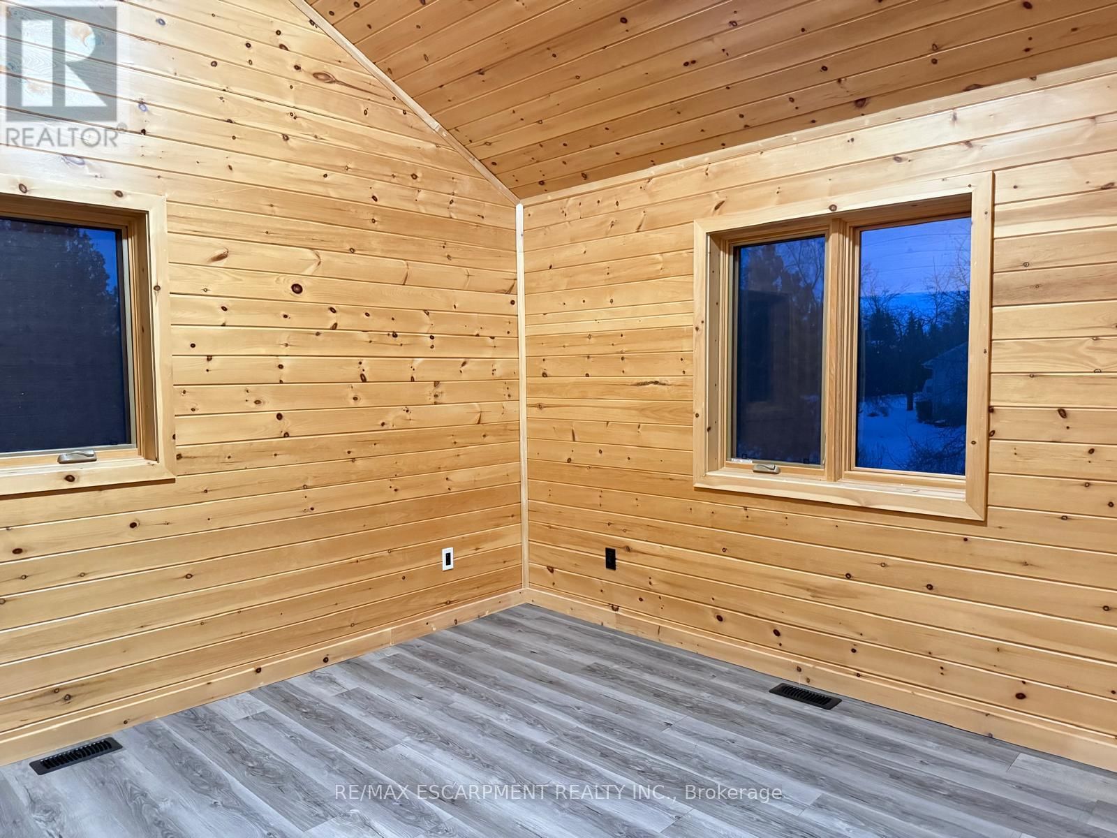 33 LAIRD DRIVE Image 25