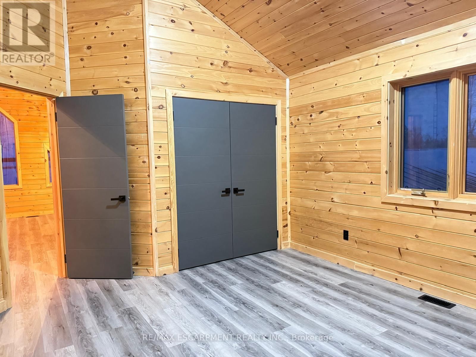 33 LAIRD DRIVE Image 26