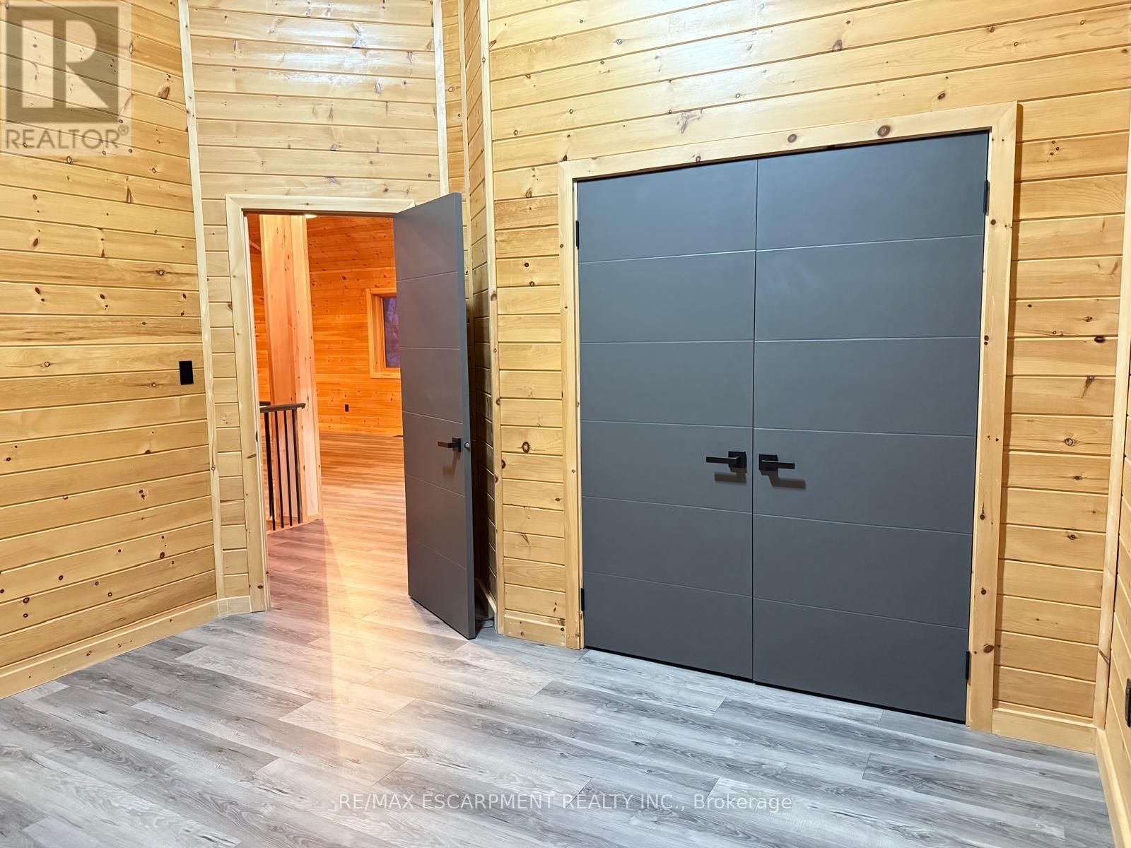 33 LAIRD DRIVE Image 27