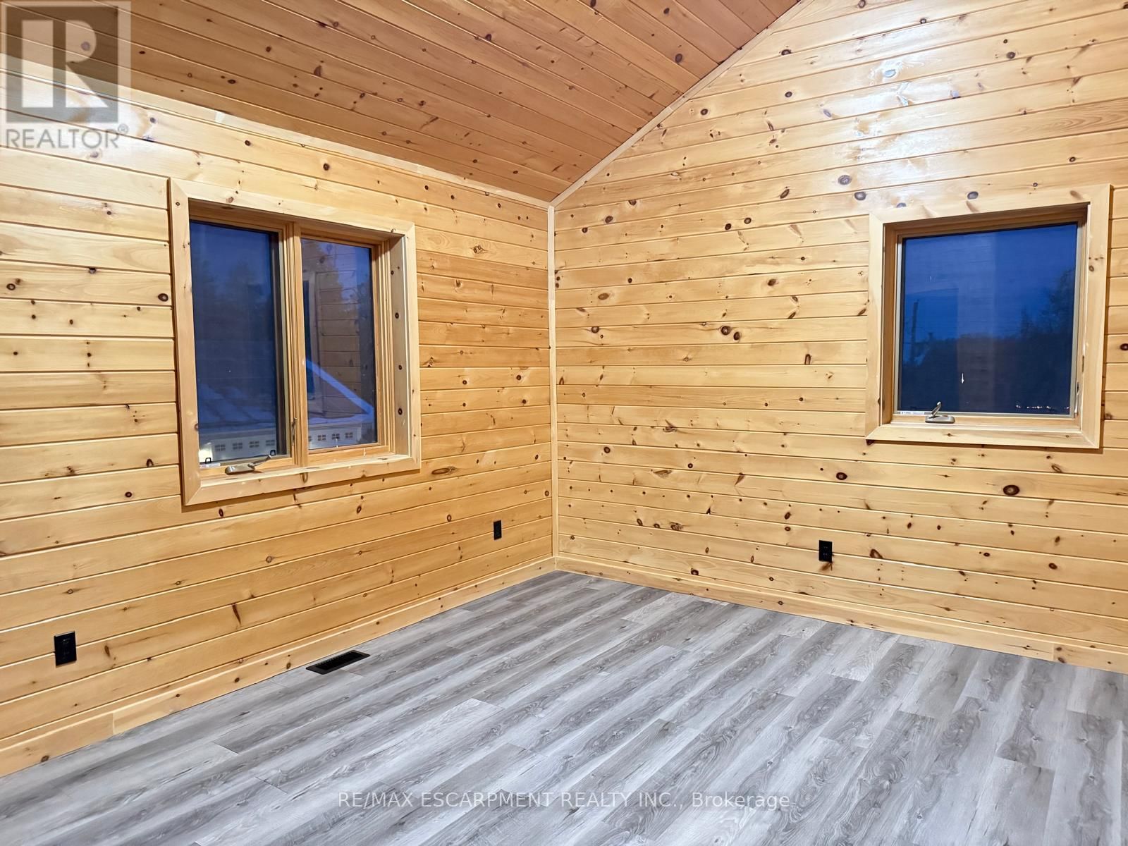 33 LAIRD DRIVE Image 28