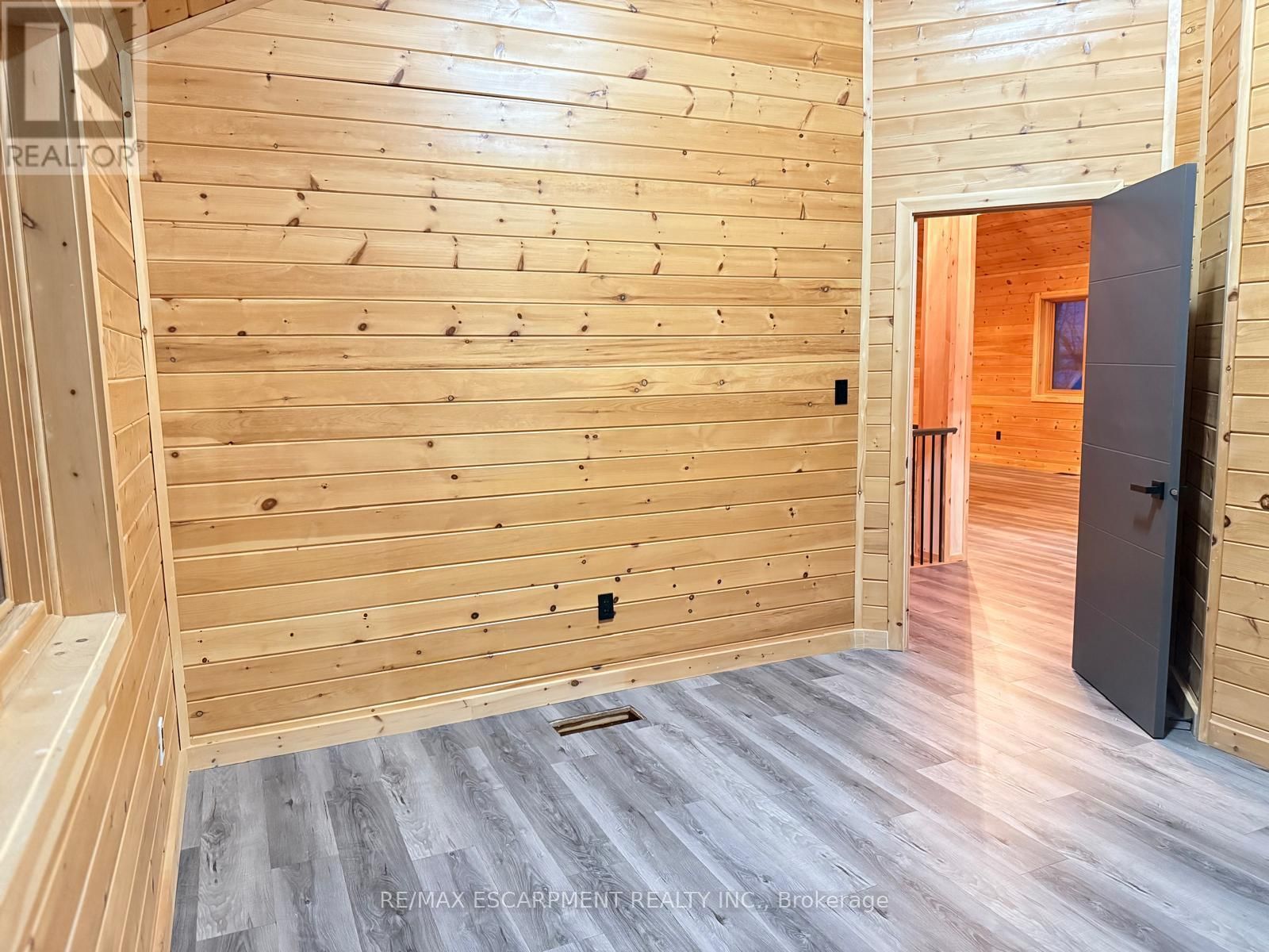 33 LAIRD DRIVE Image 30