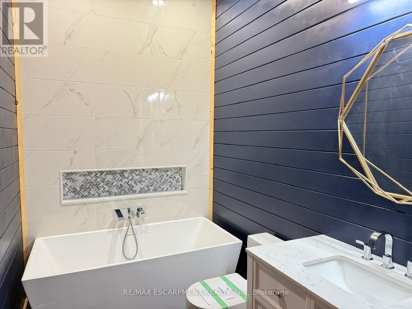 33 LAIRD DRIVE Image 32