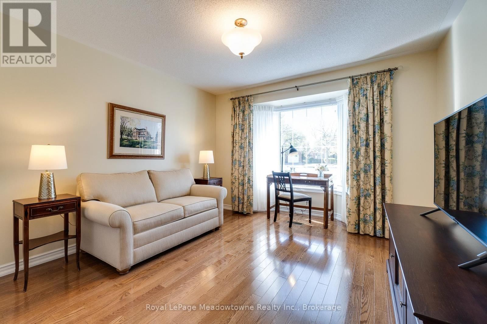 20 ARBORDALE WALK Image 5