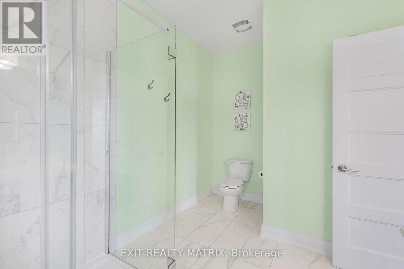 128 LYON STREET Image 21