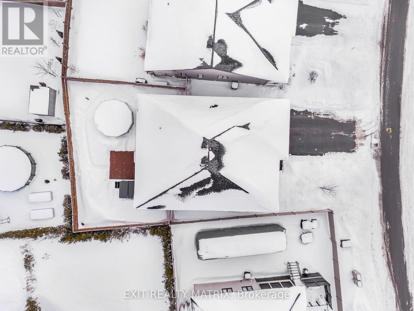 128 LYON STREET Image 34