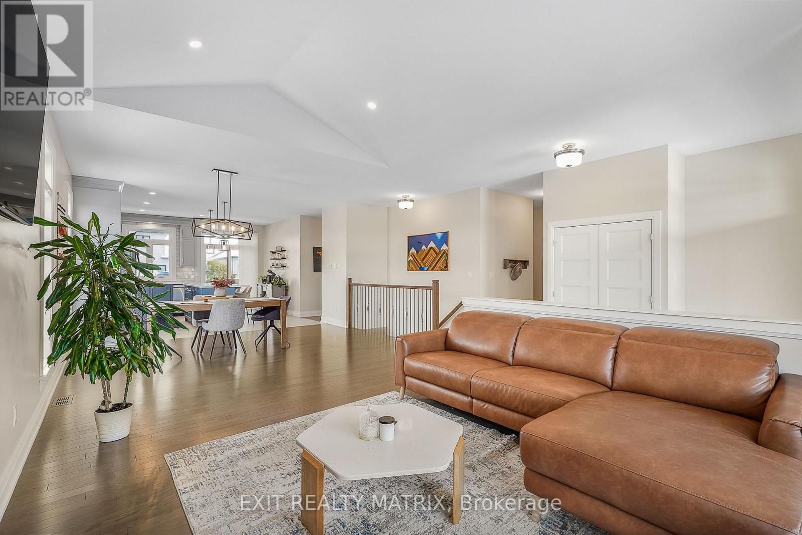 128 LYON STREET Image 8